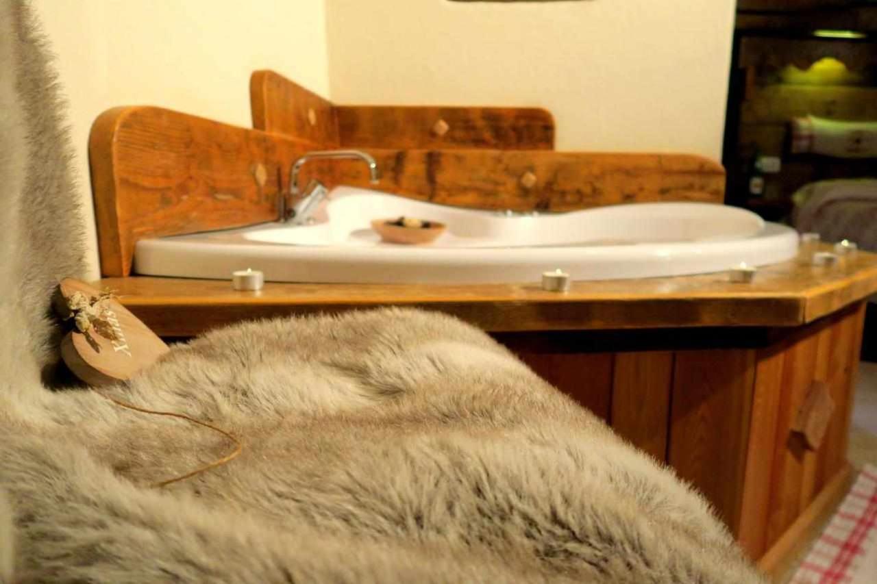 Romantica Suite Con Vasca Idromassaggio Aosta Bagian luar foto